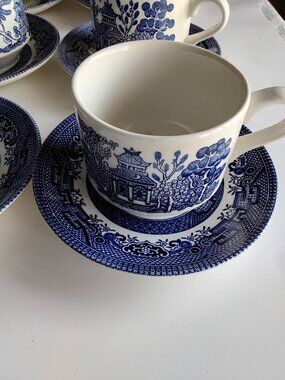 Vintage Churchill England Blue Willow Teacup & Saucer Set of 6